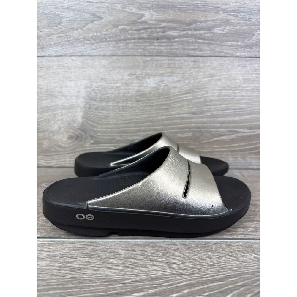 Oofos OOahh Luxe Women’s Sz 7/EU 38 Metallic Latte Recovery Slides Sandals